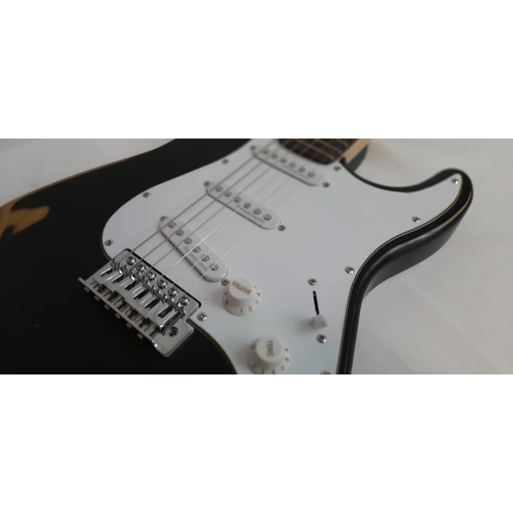 Newen Relic Finish Stratocaster Electric Guitar White Oak Wood